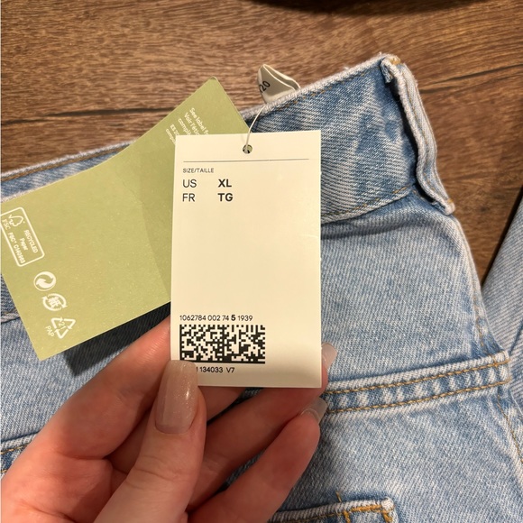 H&M+ Wide High Jeans - Picture 4 of 5